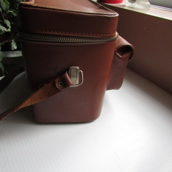 Vintage hard body camera carrier - Picture 2 of 6